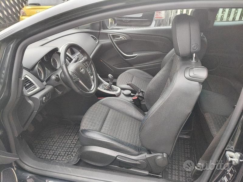 Usata Opel Astra GTC S 131 CV (96 kW) 2013 Nero Coupé