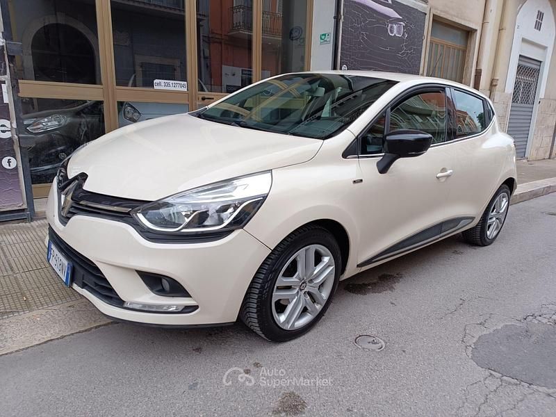 Usata Renault Clio IV 90 CV (66 kW) 2018 Beige Berlina