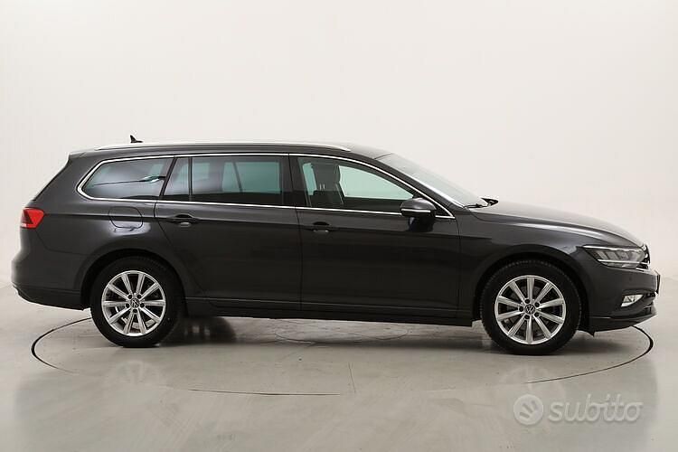 Usata VW Passat Business 150 CV (110 kW) 2022 Grigio Station wagon