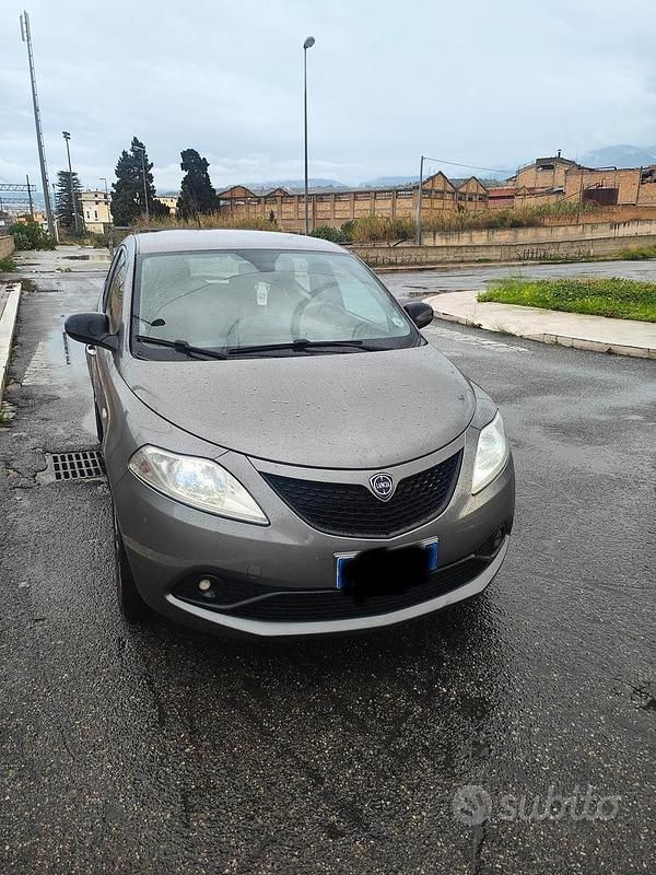 Usata Lancia Ypsilon 95 CV (69 kW) 2018 Utilitaria