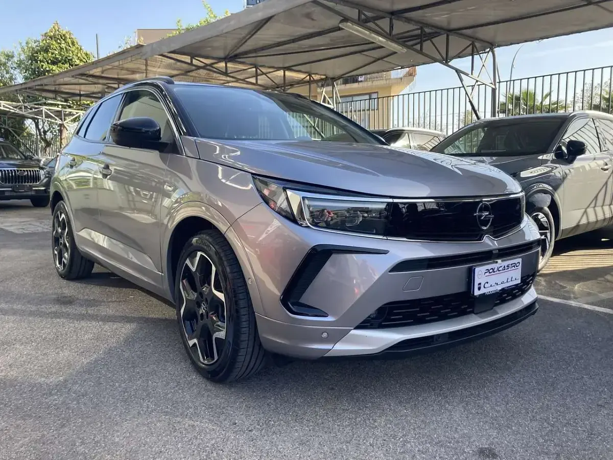 Usata Opel Grandland X Ultimate 131 CV (96 kW) 2024 Grigio SUV