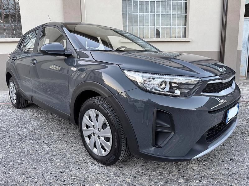 Usata Kia Stonic 84 CV (61 kW) 2022 Grigio SUV