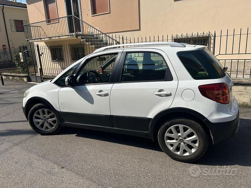 Usata Fiat Sedici Emotion 135 CV (99 kW) 2014 Bianco SUV