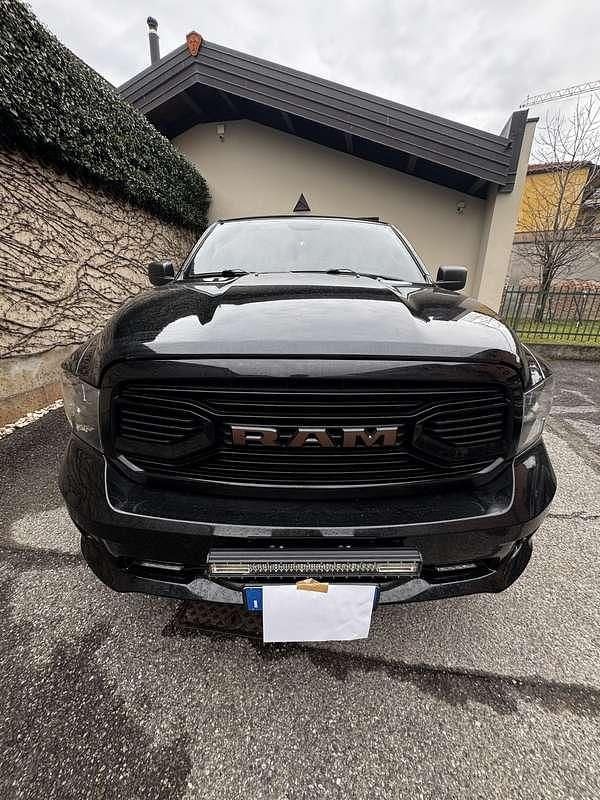 Usata RAM 1500 435 CV (319 kW) 2022 Nero Pick-up