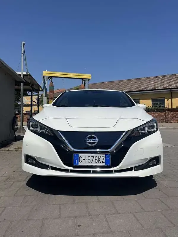 Usata Nissan Leaf Tekna 89 kW (122 CV) 2022 Utilitaria