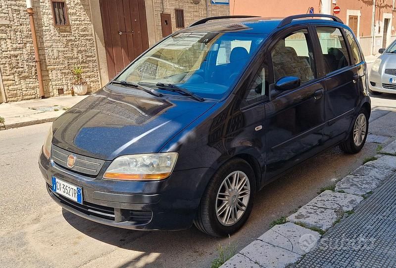 Usata Fiat Idea 70 CV (51 kW) 2004 Nero Monovolume