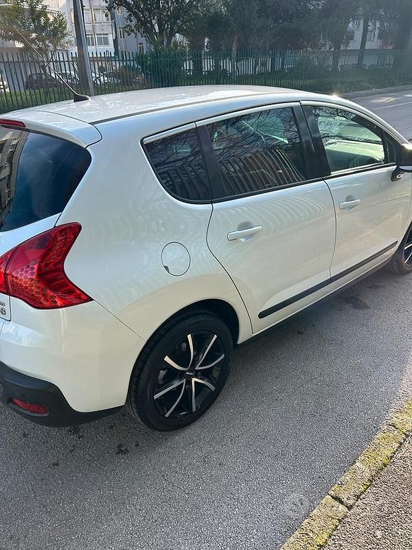 Usata Peugeot 3008 112 CV (82 kW) 2013 Bianco SUV