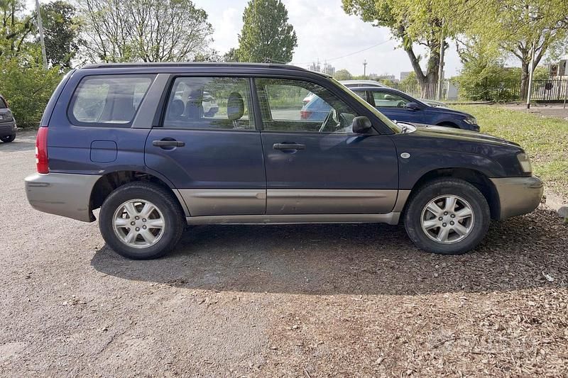 Usata Subaru Forester 125 CV (91 kW) 2004 Blu/azzurro SUV