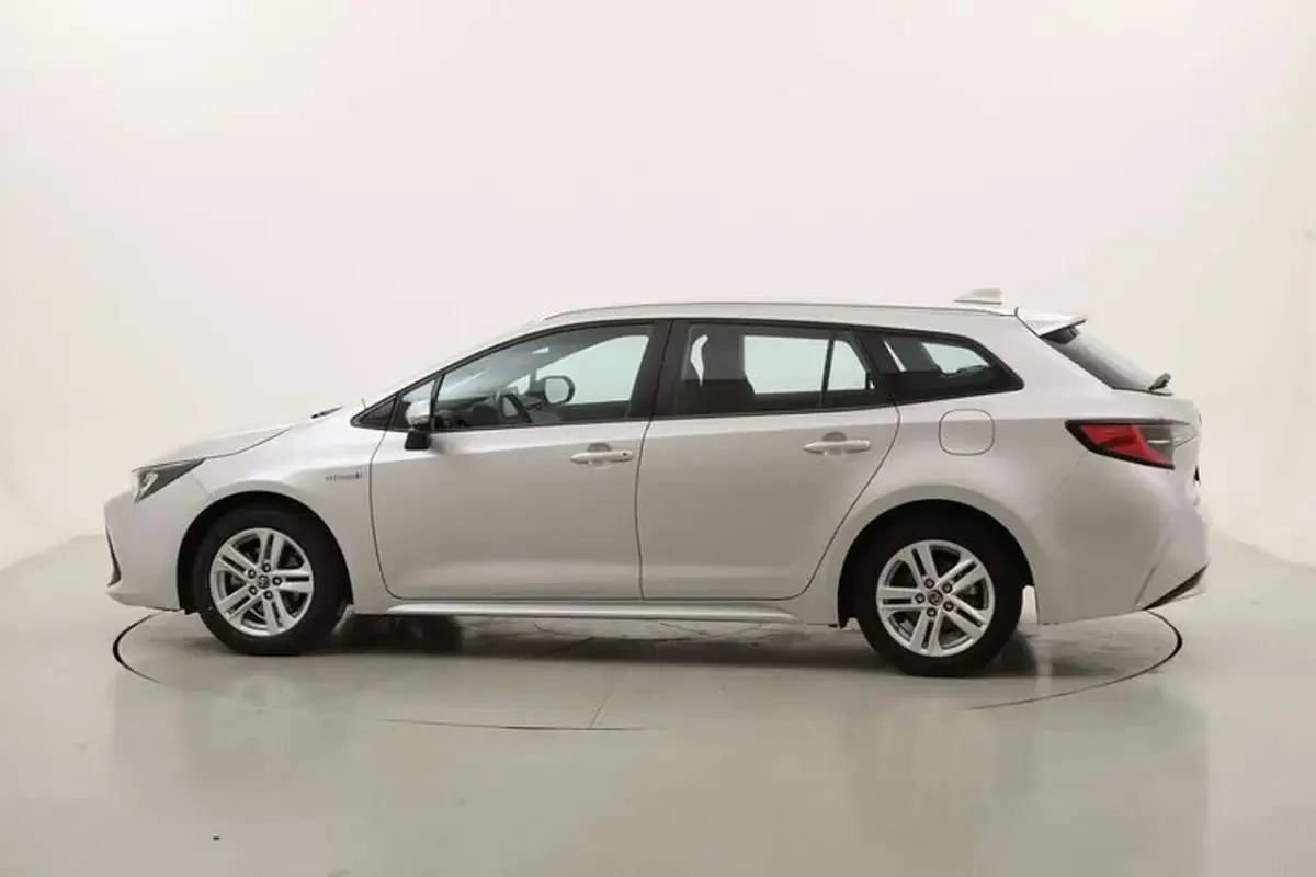 Usata Toyota Corolla Business Edition 122 CV (89 kW) 2020 Argento Station wagon