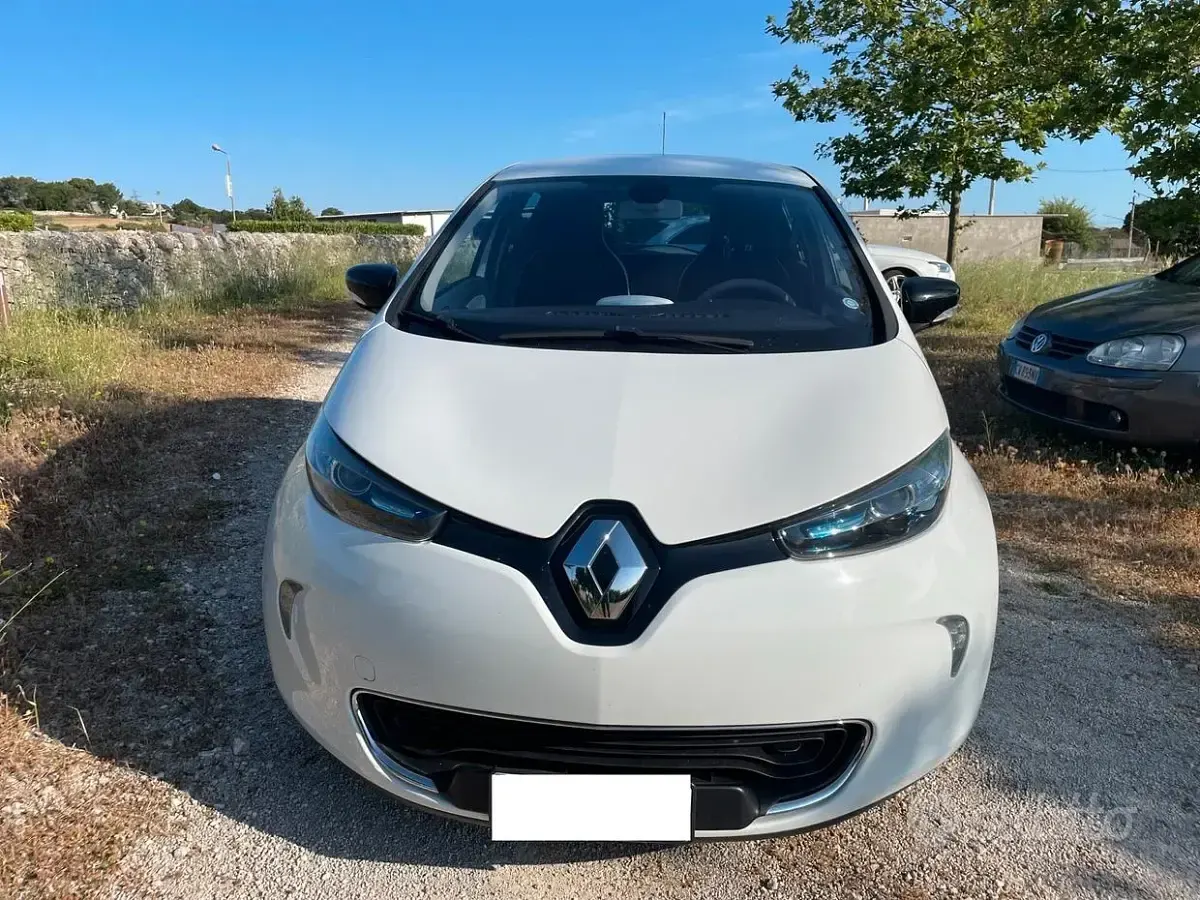 Usata Renault Zoe Zen 42 kW (58 CV) 2015 Bianco Utilitaria