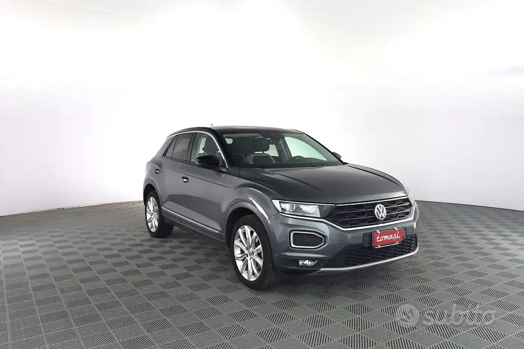 Usata VW T-Roc Advance 150 CV (110 kW) 2020 Indium greu metallizzato con tetto nero SUV