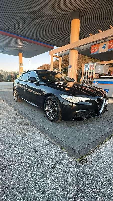 Usata Alfa Romeo Giulia Business 136 CV (100 kW) 2019 Berlina