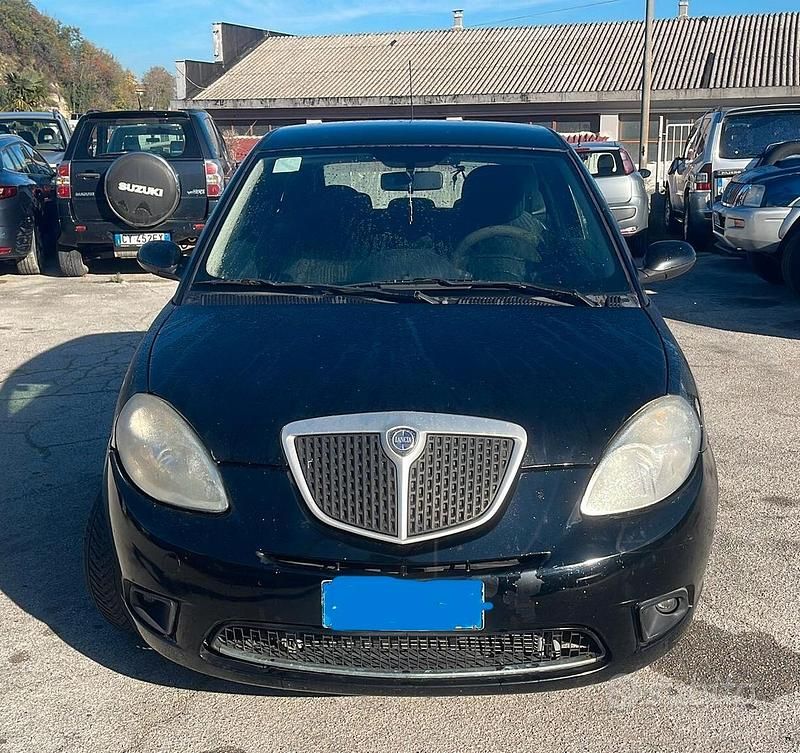 Usata Lancia Ypsilon 78 CV (57 kW) 2009 Nero Utilitaria
