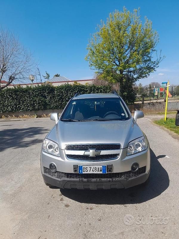 Usata Chevrolet Captiva 2008 Grigio SUV