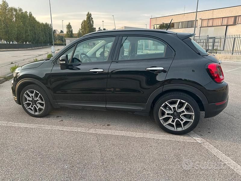 Usata Fiat 130 Cross 130 CV (95 kW) 2021 Nero Utilitaria