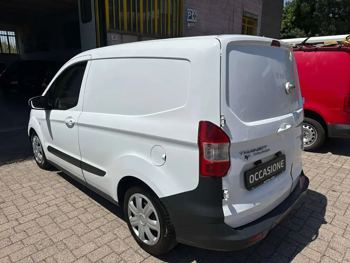 Usata Ford Courier 75 CV (55 kW) 2016 Bianco Monovolume