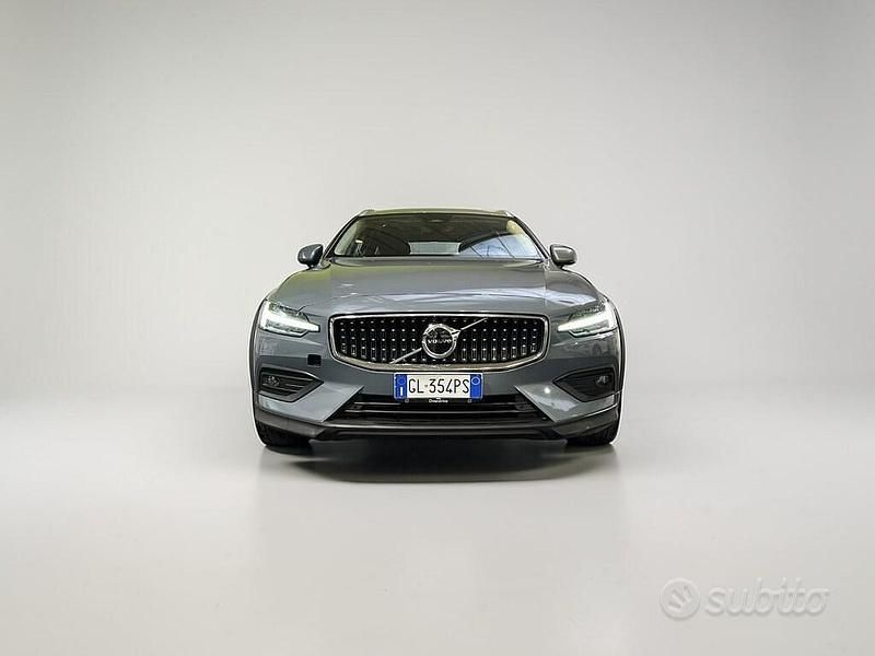 Usata Volvo V60 CC Ultimate 197 CV (144 kW) 2022 Grigio Station wagon