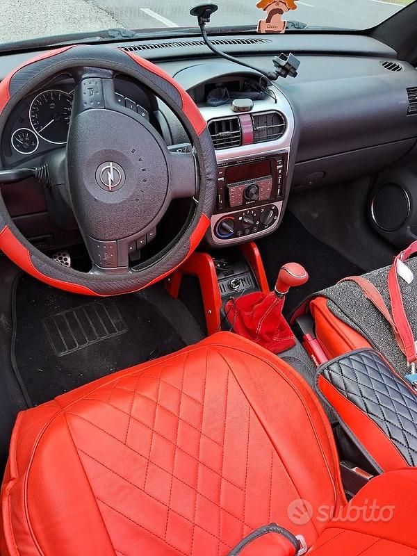 Usata Opel Tigra 90 CV (66 kW) 2004 Rosso Cabrio