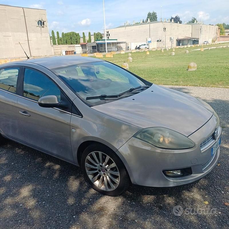 Usata Fiat Bravo 105 CV (77 kW) 2019 Marrone Utilitaria