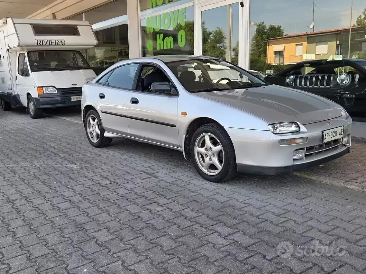 Usata Mazda 323F 144 CV (105 kW) 1997 Grigio Berlina
