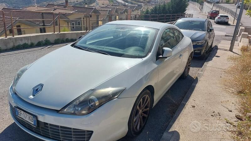 Usata Renault Laguna Coupé 150 CV (110 kW) 2010 Bianco Coupé