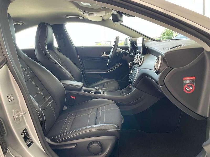 Usata Mercedes CLA220 Night 177 CV (130 kW) 2016 Argento Berlina