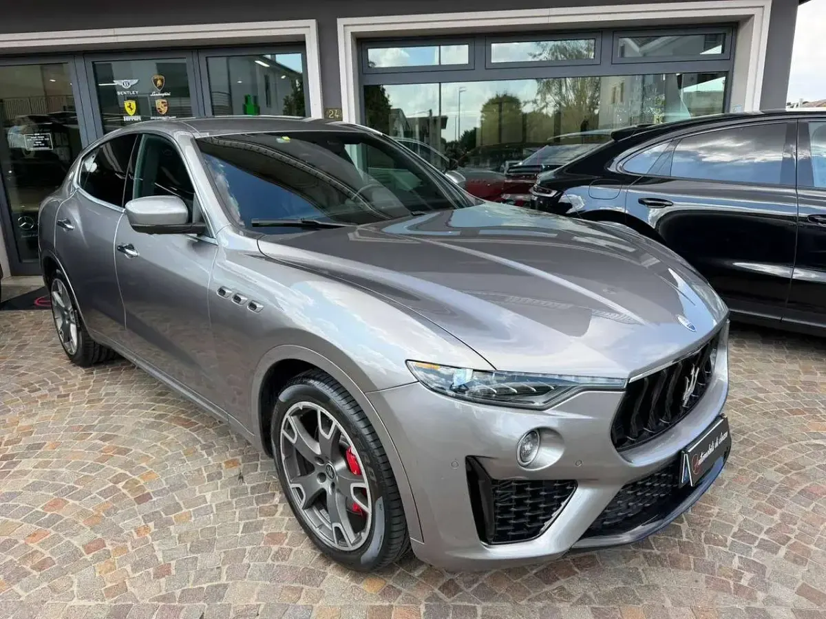 Usata Maserati Levante 349 CV (256 kW) 2021 Grigio vr 672/b SUV