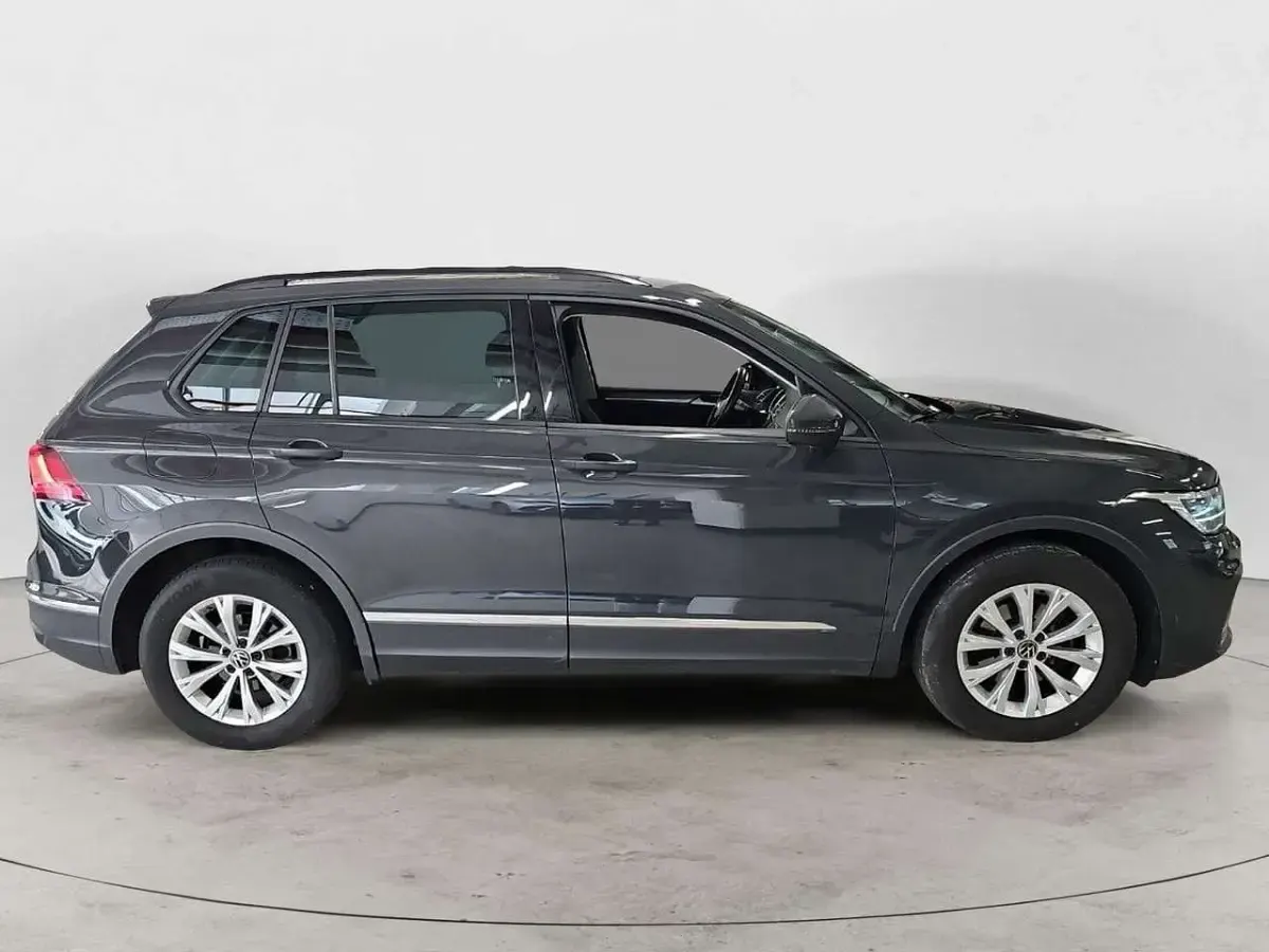 Usata VW Tiguan Life 122 CV (89 kW) 2021 Grigio SUV