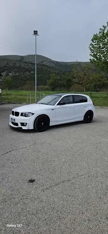Usata BMW 118 M Sport 180 CV (132 kW) 2008 Bianco Utilitaria