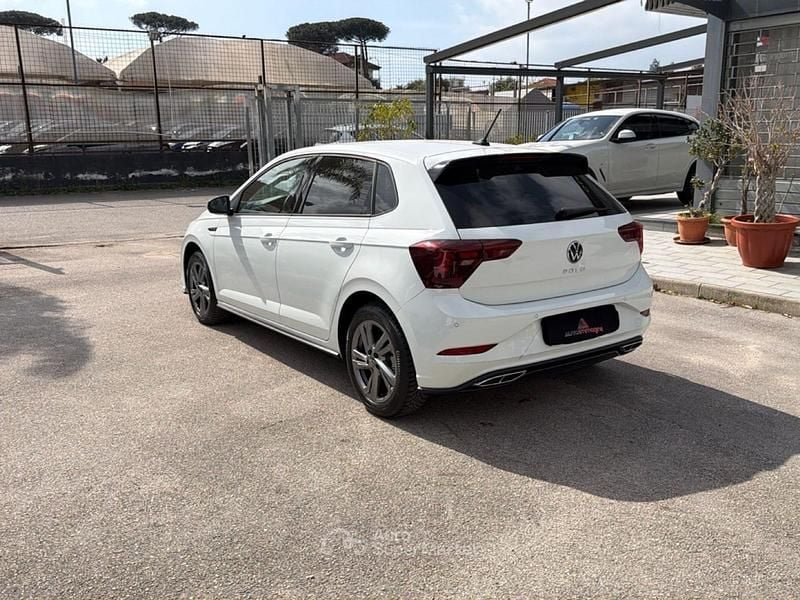 Usata VW Polo R-line 110 CV (80 kW) 2023 Bianco Utilitaria