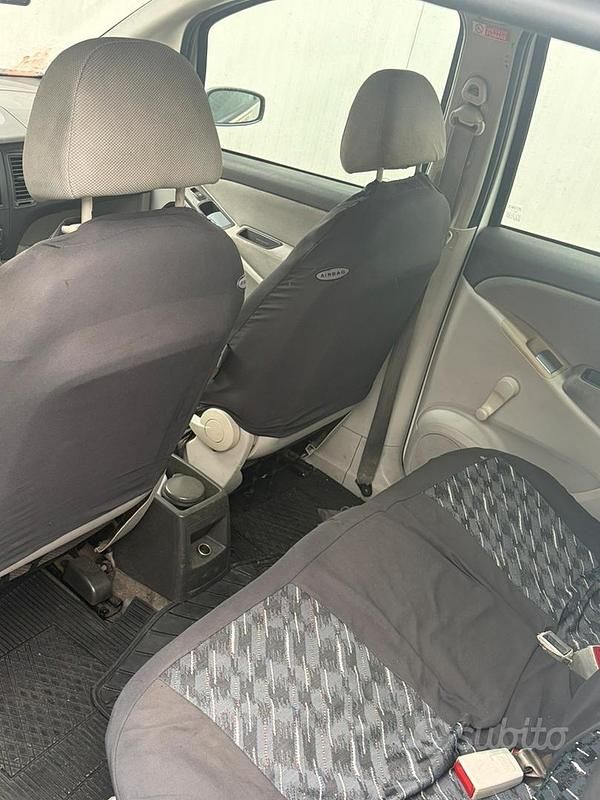 Usata Fiat Idea 95 CV (69 kW) 2004 Bianco Monovolume