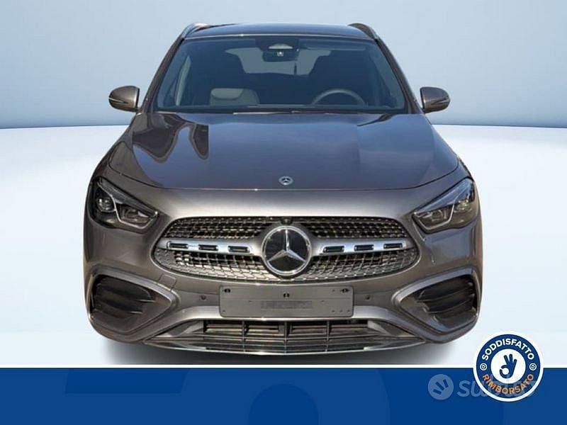 Usata Mercedes GLA200 AMG line 150 CV (110 kW) 2025 Grigio SUV