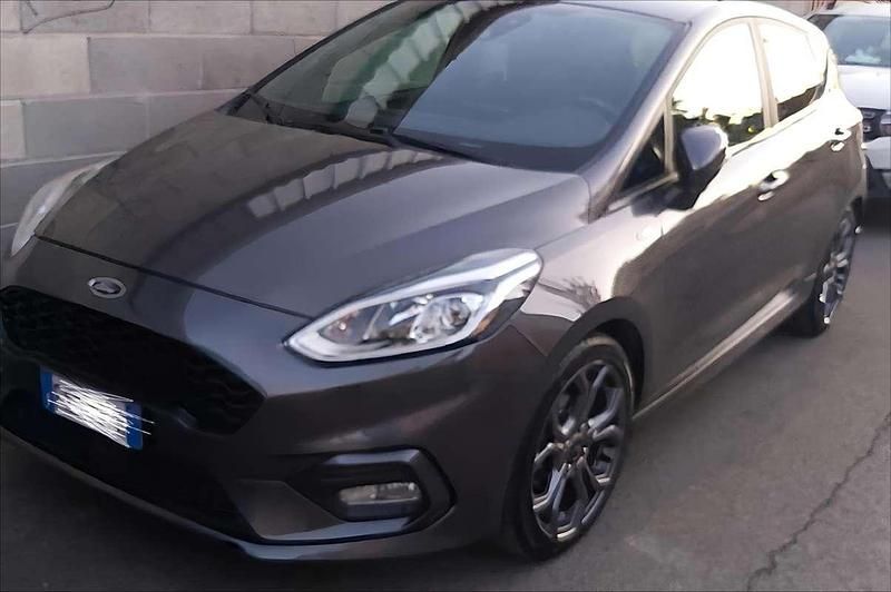 Grigio Usata 2019 Ford Fiesta ST-Line Berlina | 10.800 € (Buon prezzo) - Immagine 1/4