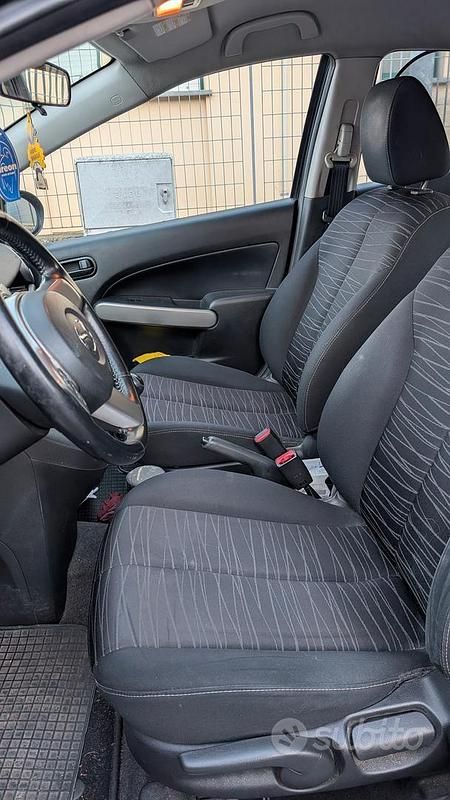 Usata Mazda 2 68 CV (50 kW) 2008 Nero Utilitaria