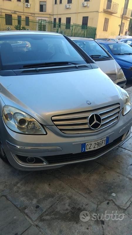 Usata Mercedes B200 2006 Grigio Monovolume