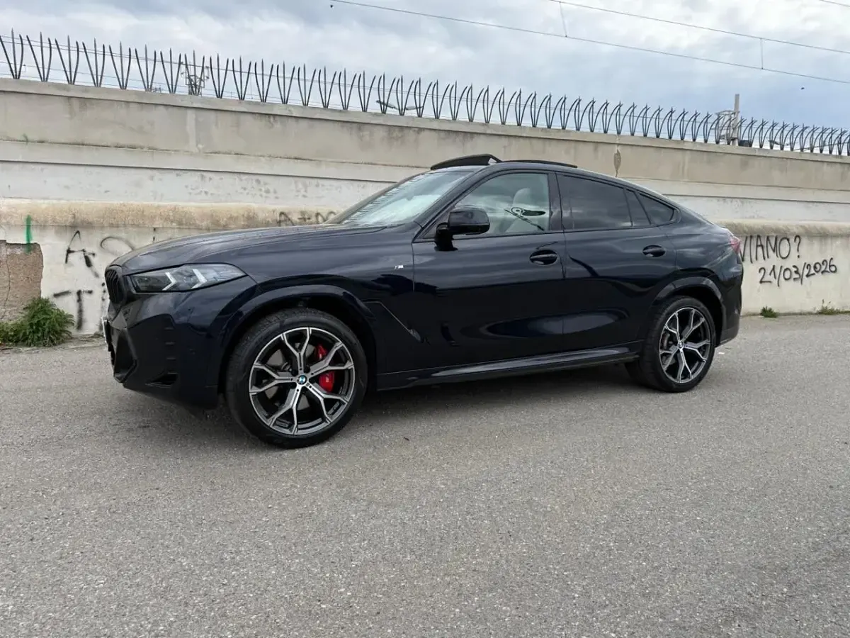 Usata BMW X6 M M Sport 297 CV (218 kW) 2023 Blu SUV