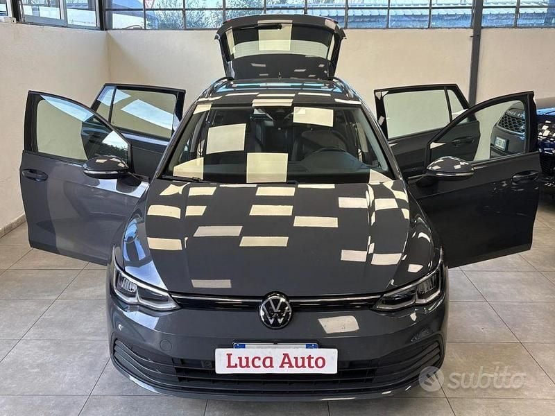 Usata VW Golf VIII 116 CV (85 kW) 2021 Grigio scuro Station wagon
