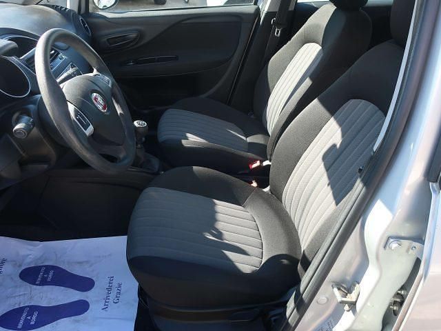 Usata Fiat Punto Lounge 69 CV (50 kW) 2018 Argento Utilitaria