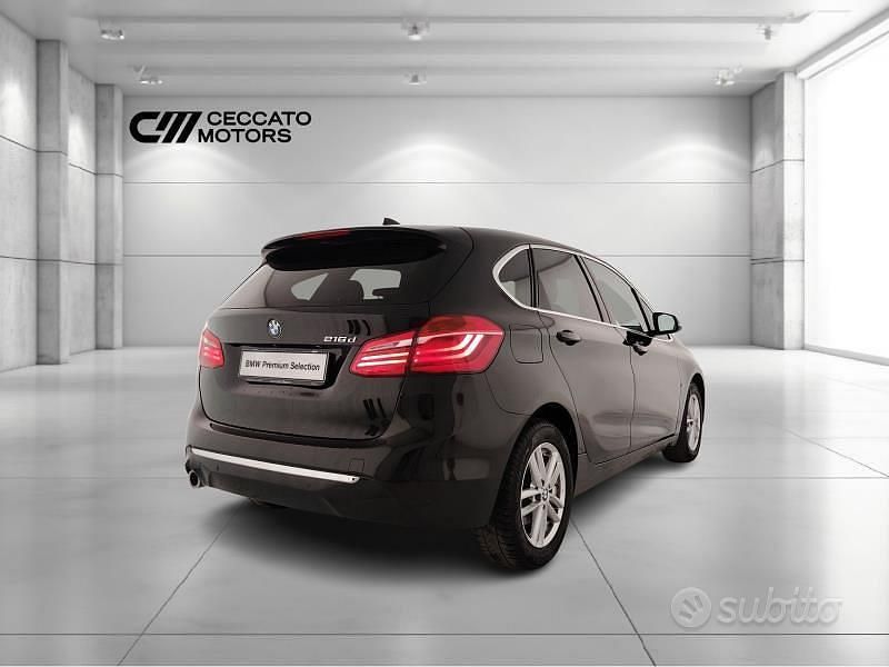 Begagnad BMW 216 Active Tourer Luxury Line 116 HK (85 kW) 2019 Svart Minibuss