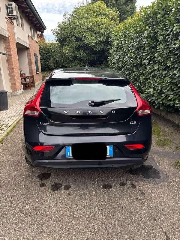Usata Volvo V40 114 CV (83 kW) 2013 Nero Station wagon