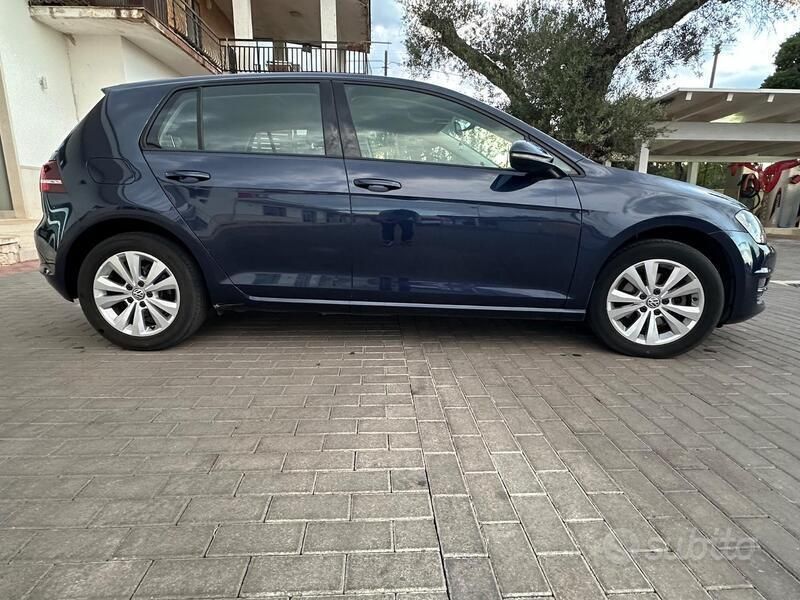 Usata VW Golf VII 105 CV (77 kW) 2015 Blu Berlina