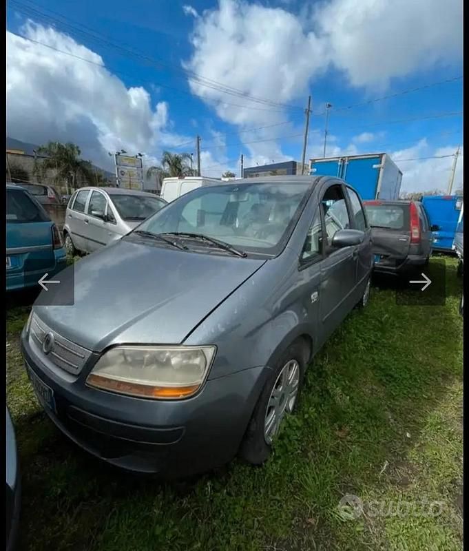 Usata Fiat Idea 2004 Grigio Monovolume