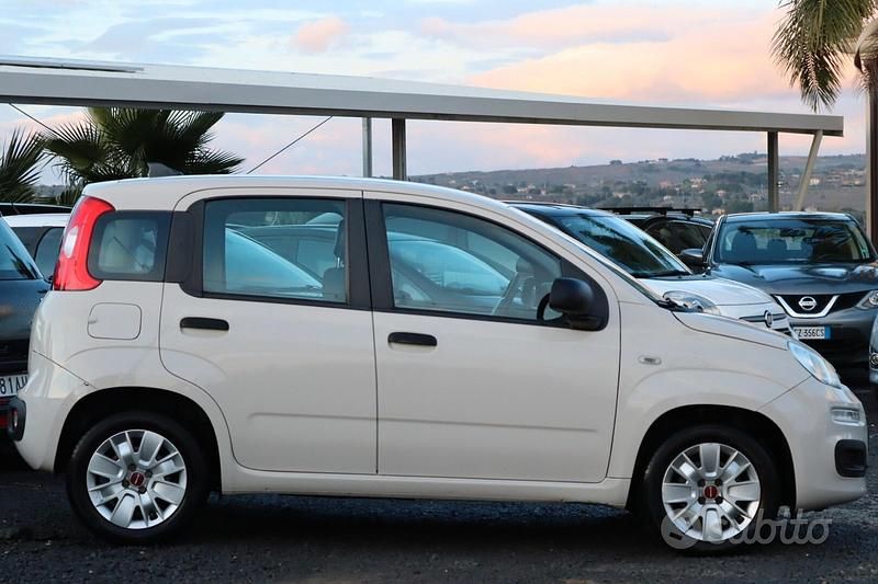 Usata Fiat Panda Lounge 69 CV (50 kW) 2016 Beige Berlina