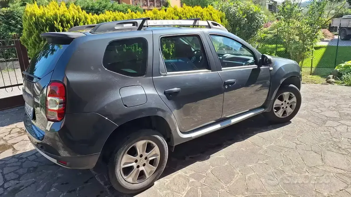 Usata Dacia Duster 109 CV (80 kW) 2015 Grigio SUV