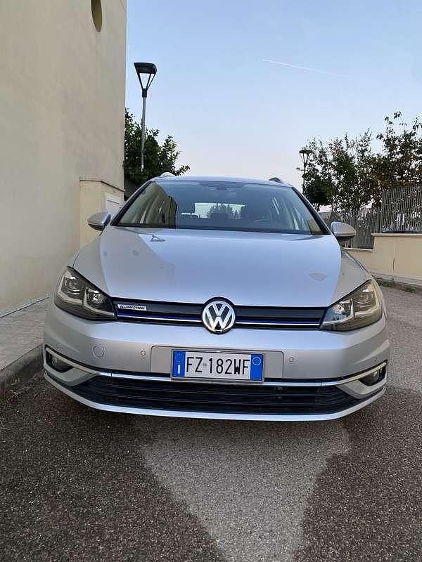 Usata VW Golf VIII Executive 131 CV (96 kW) 2020 Grigio Station wagon