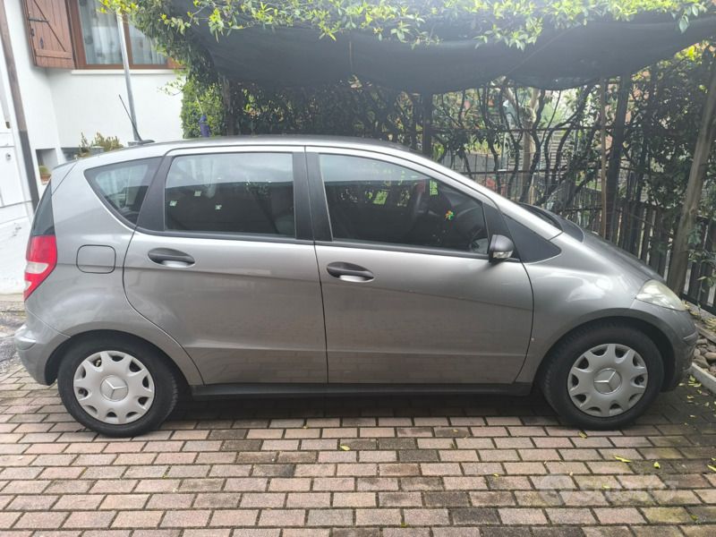 Usata Mercedes A150 95 CV (69 kW) 2010 Grigio Berlina