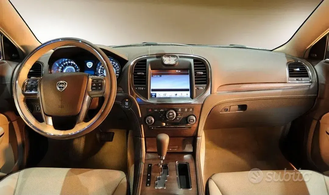 Usata Lancia Thema 239 CV (175 kW) 2013 Nero Berlina