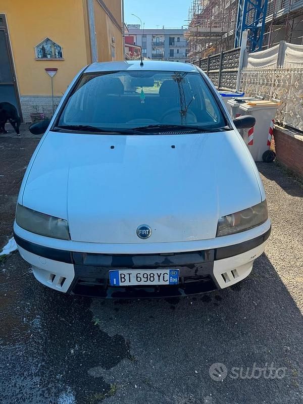 Usata Fiat Punto 60 CV (44 kW) 2001 Bianco Utilitaria