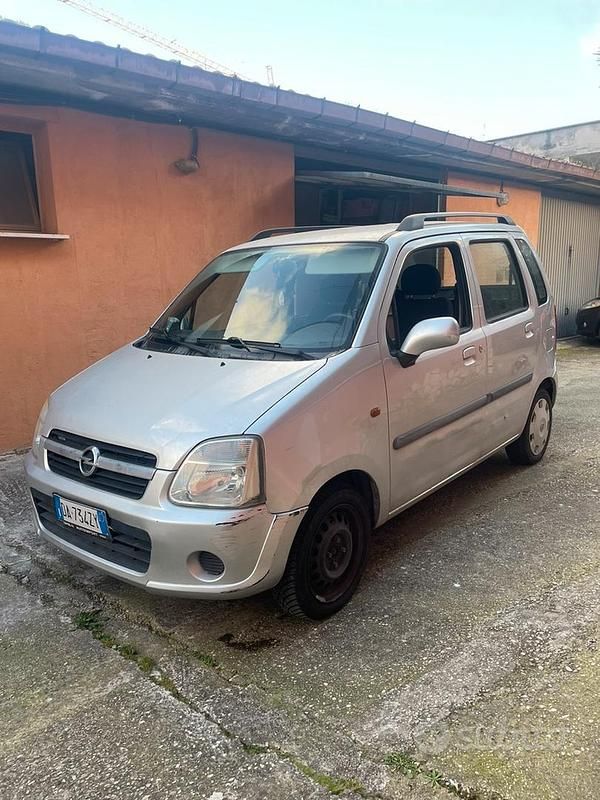 Usata Opel Agila Club 80 CV (58 kW) 2006 Grigio Monovolume