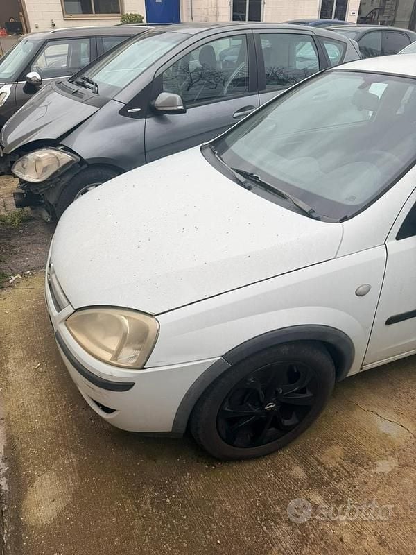 Occasion Opel Corsavan 50 ch (36 kW) 2005 Blanc Citadine